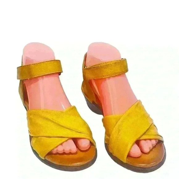 Miz Mooz Women’s Yellow Leather Heeled Sandals Collette With Strap SZ 37/ 6.5-7 - Picture 1 of 12